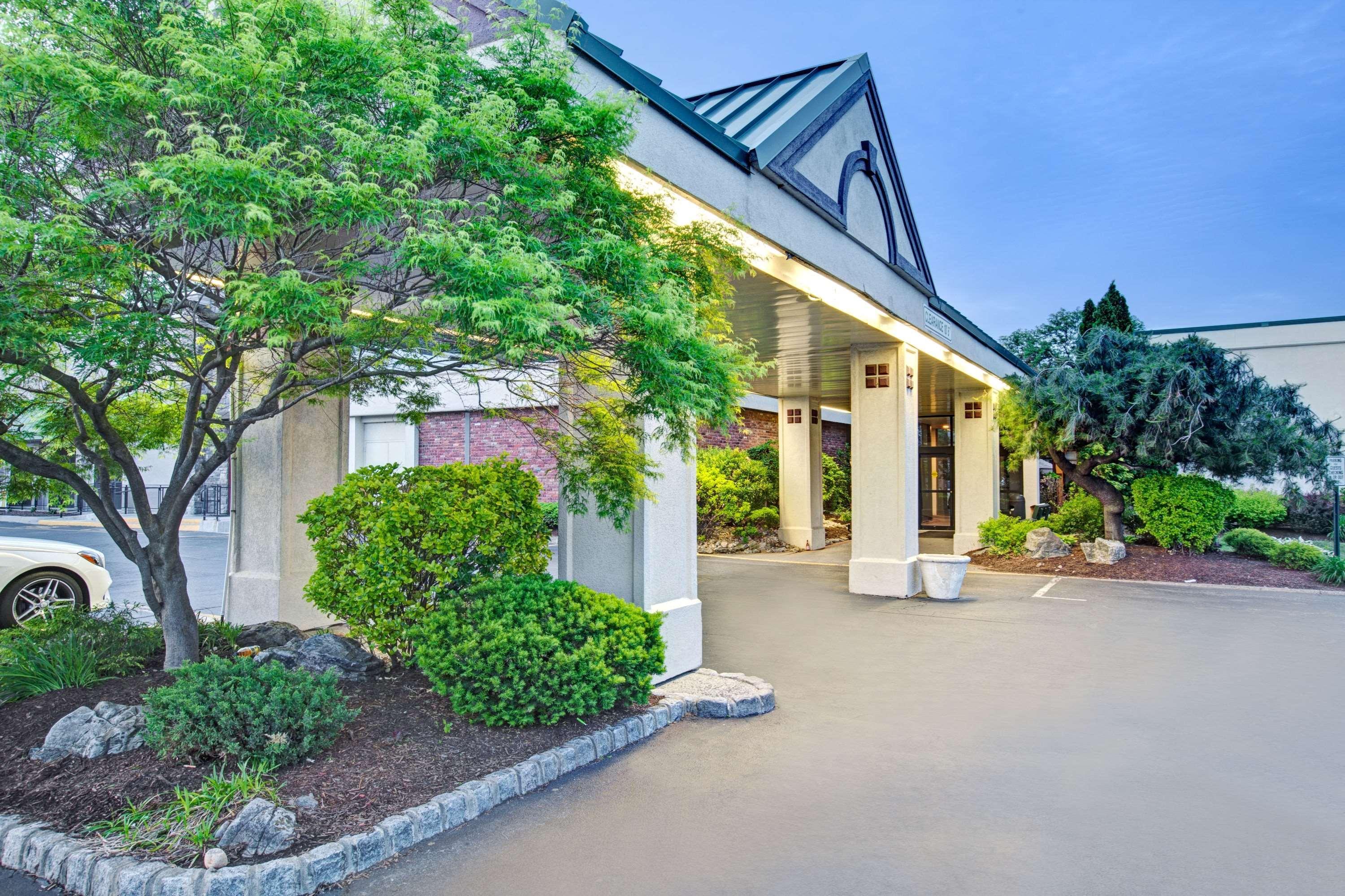 Quality Inn Wayne - Fairfield Area Exterior photo