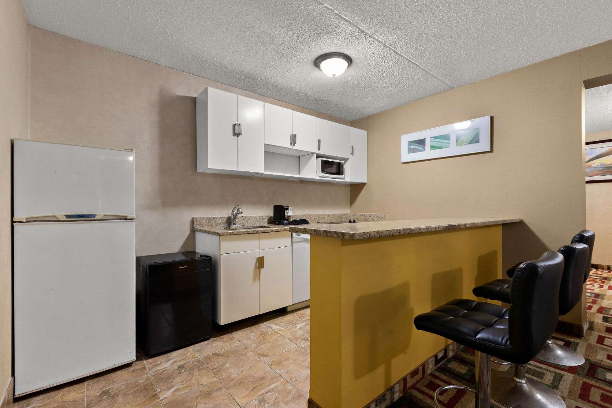 Quality Inn Wayne - Fairfield Area Exterior photo