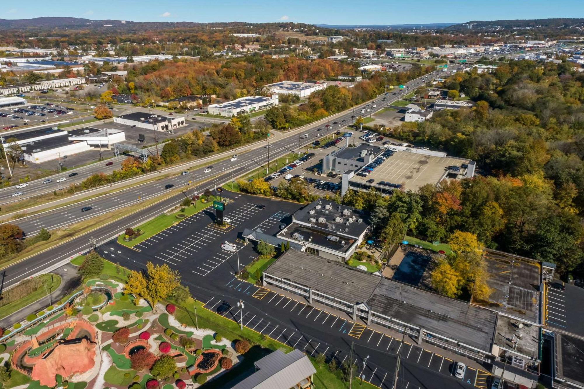 Quality Inn Wayne - Fairfield Area Exterior photo