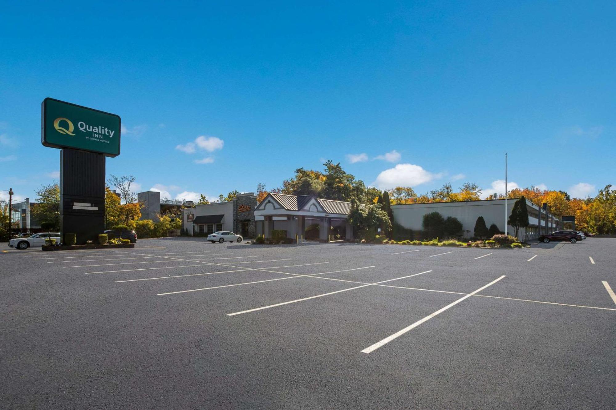 Quality Inn Wayne - Fairfield Area Exterior photo